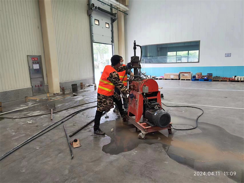 铁门关厂房地面下沉塌陷注浆加固施工